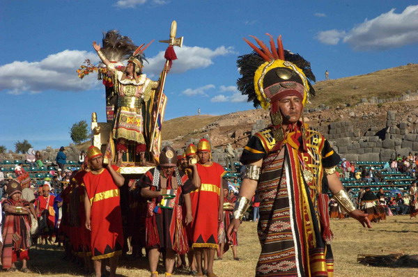 Inti-Raymi-Fiesta-del-Sol-en-Cusco-Peru