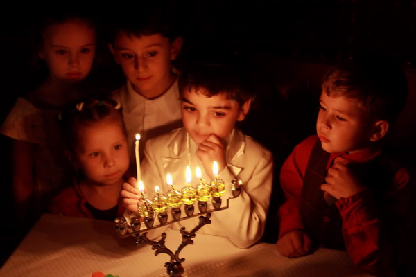JDC-HANUKKAH-2009__4__14202698