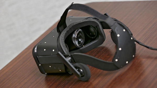3036047-slide-s-8-oculus-inches-closer-to-the-virtual-reality-dream