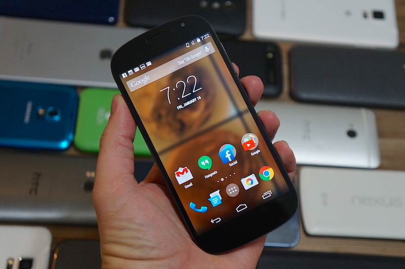 yotaphone-2-review-hardware-1